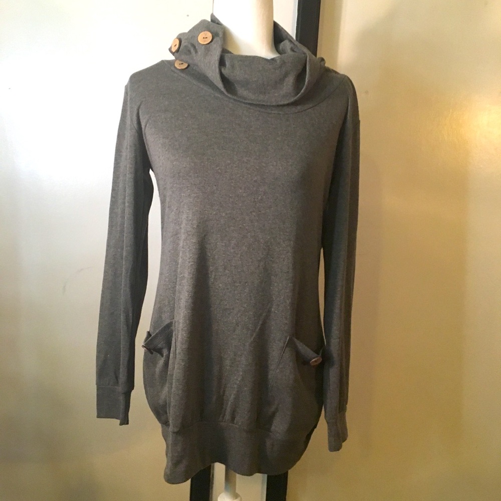 Cowl neck grey long sleeve shirt with pockets